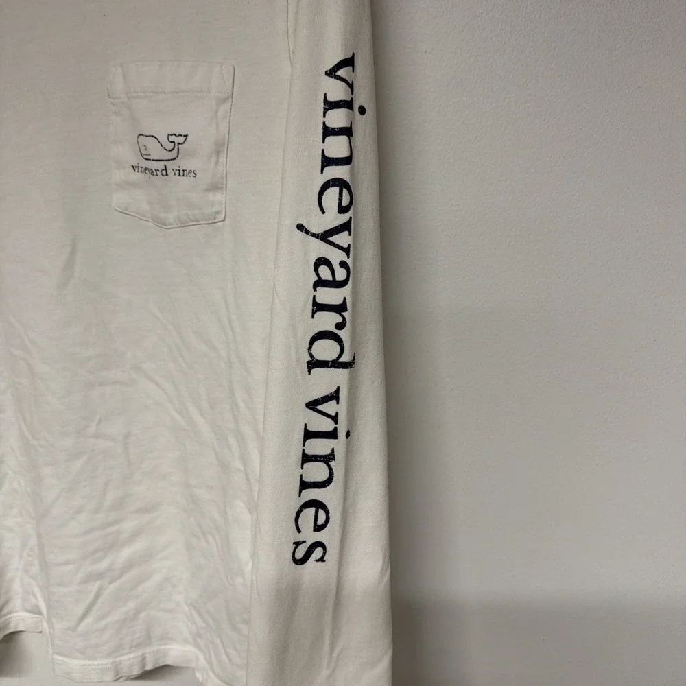 Vineyard Vines T-shirt Size S Mens Vintage Whale Long Sleeve Pocket White